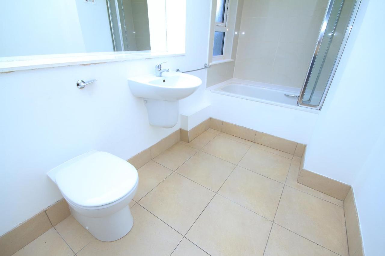 Apartment Most Central Location, Sleeps 12