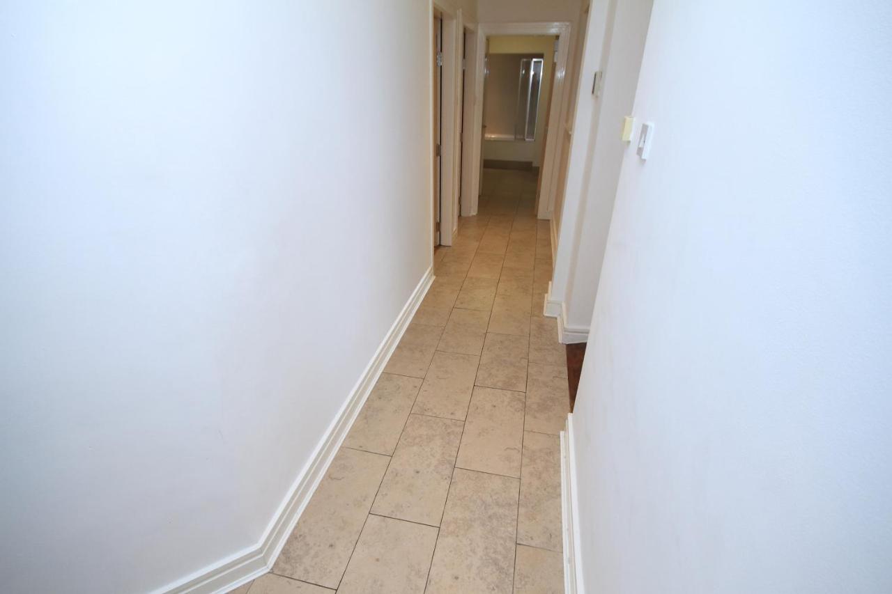 Apartment Most Central Location, Sleeps 12